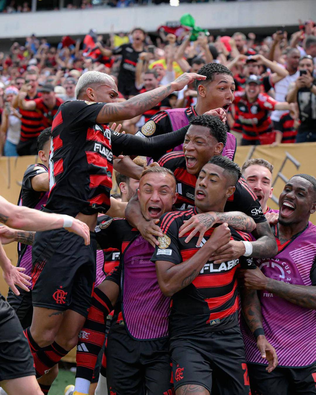 包含南美洲足球明星转会欧洲豪门俱乐部,全场震撼的词条 包含南美洲足球明星转会欧洲豪门俱乐部,全场震撼的词条